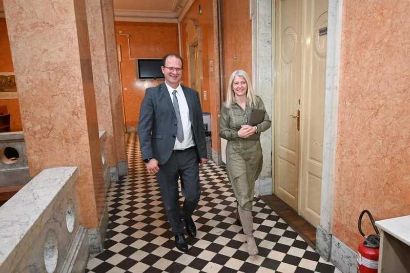 The Minister of Science, Technological Development, and Innovation, Dr. Jelena Begović, visited the IES