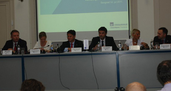 Представници АXА осигурања у посети ИЕН