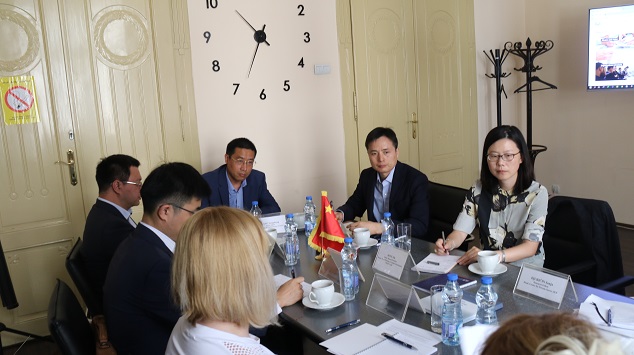 Institute of World Economics and Politics delegation visited IES