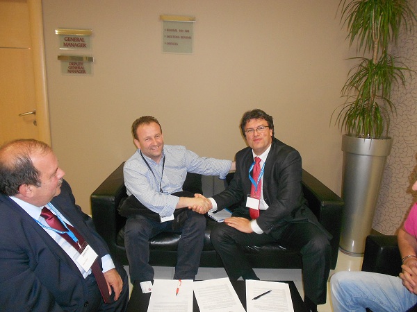 Потписивање уговора о сарадњи између Европског Универзитета у Тирани и ИЕН